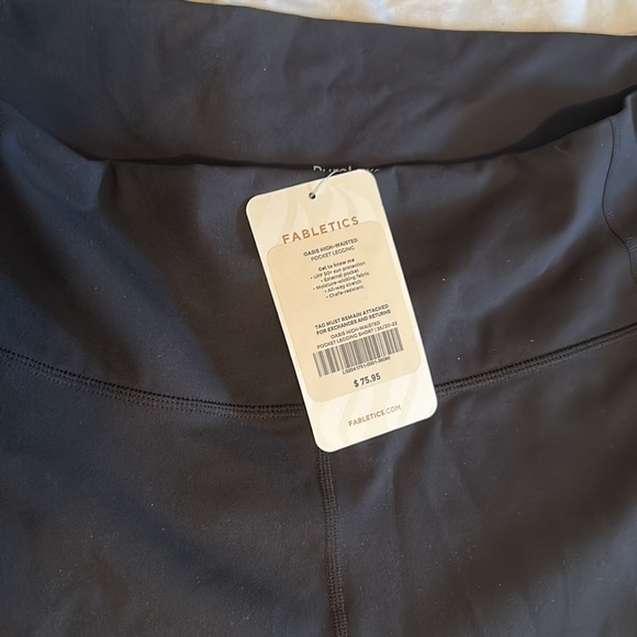 Fabletics - Picture 2 of 8